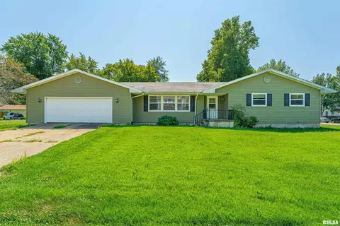 109 W Promenade, Easton, IL 62633