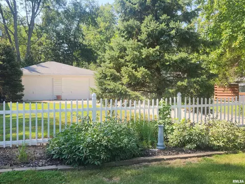 1510 Homewood Ave, Springfield, IL 62704