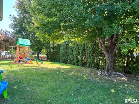 3800 Thackeray Dr, Springfield, IL 62711 photo 27