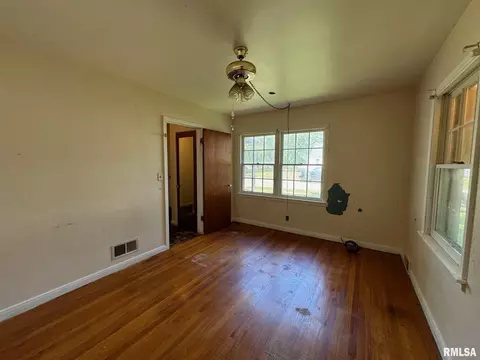 2012 E Cook St, Springfield, IL 62703 photo 16