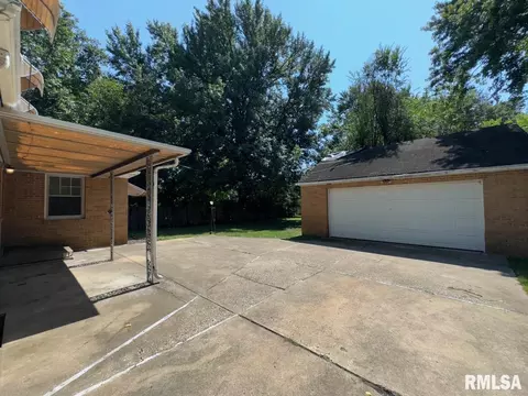 2012 E Cook St, Springfield, IL 62703 photo 3