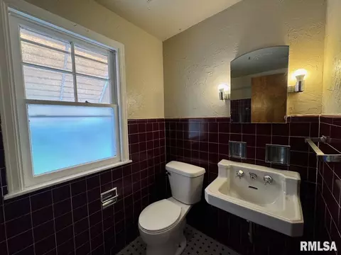 2012 E Cook St, Springfield, IL 62703 photo 17