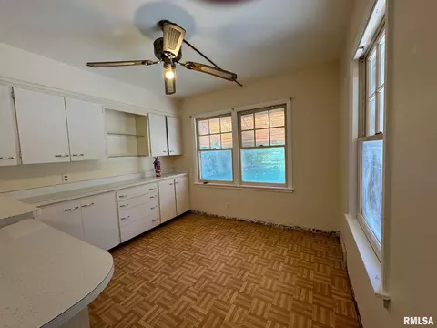 2012 E Cook St, Springfield, IL 62703 photo 13