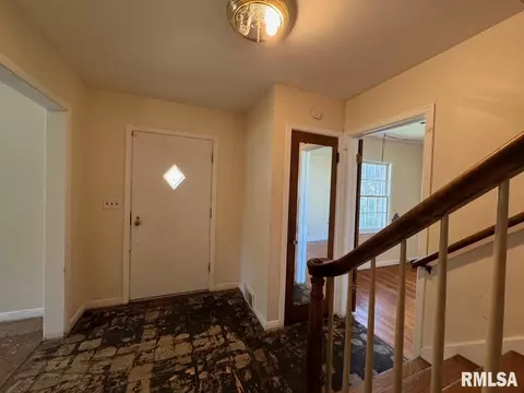 2012 E Cook St, Springfield, IL 62703 photo 5