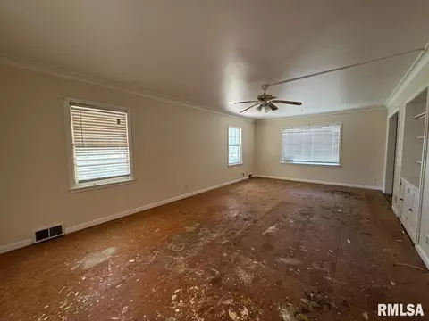 2012 E Cook St, Springfield, IL 62703 photo 8