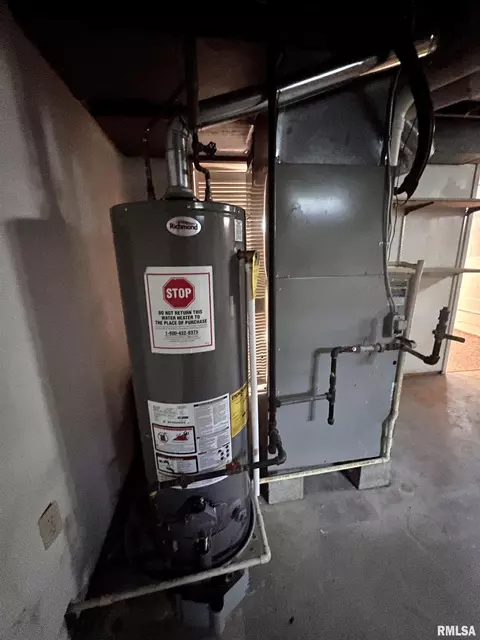 Other - 205 Maple St, Abingdon, IL 61410 photo 9 of 10