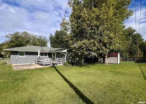 Exterior - 205 Maple St, Abingdon, IL 61410 photo 4 of 5