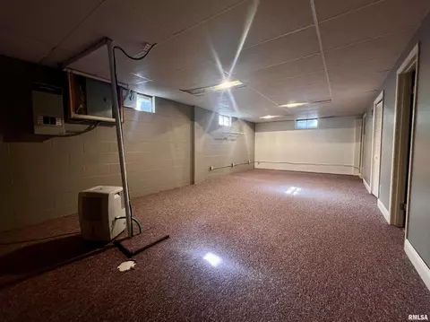 Other - 205 Maple St, Abingdon, IL 61410 photo 3 of 10