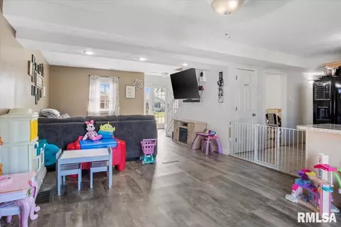 707 N Bitterroot Ct, Athens, IL 62613 photo 10