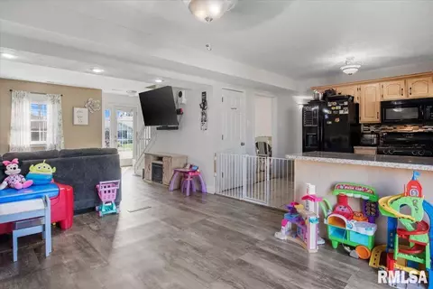 707 N Bitterroot Ct, Athens, IL 62613 photo 11
