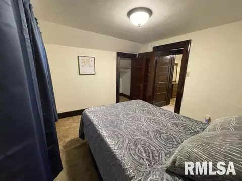 909 E Washington St, Clinton, IL 61727 photo 8