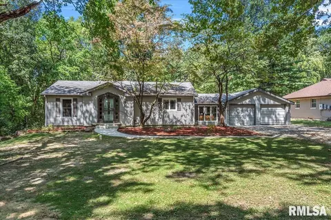 69 W Hazel Dell Ln, Springfield, IL 62703