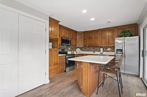 7685 Canterbury Dr, Springfield, IL 62712 photo 10