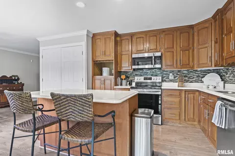 7685 Canterbury Dr, Springfield, IL 62712 photo 8