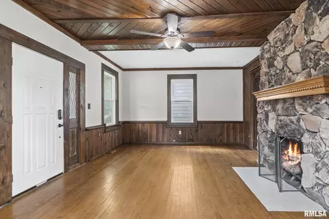 211 S Walnut St, Springfield, IL 62704 photo 4