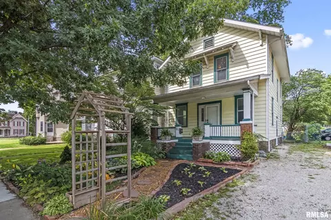 211 S Walnut St, Springfield, IL 62704 photo 2