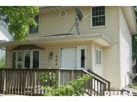 202 Elm St, Gillespie, IL 62033