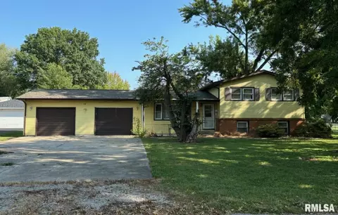 26 Kirkwood St, Chatham, IL 62629
