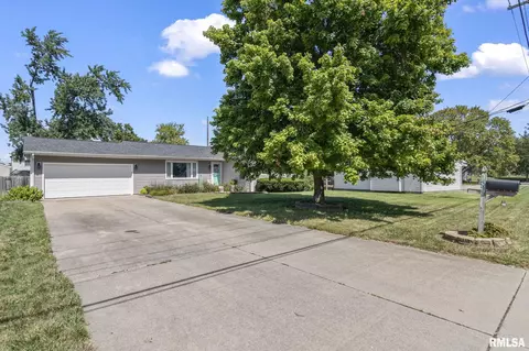 1527 E Walnut St, Chatham, IL 62629 photo 28