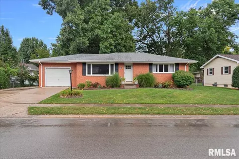6 Guilford Dr, Springfield, IL 62711