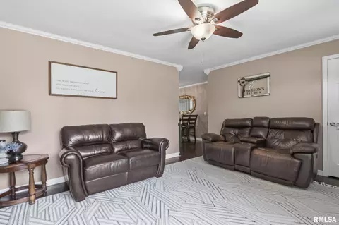 2217 Winnebago Dr, Springfield, IL 62702 photo 8