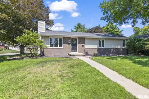 2217 Winnebago Dr, Springfield, IL 62702