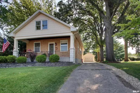 811 S 23rd St, Quincy, IL 62301