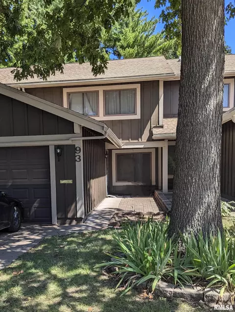 93 Trailridge Ln, Springfield, IL 62704