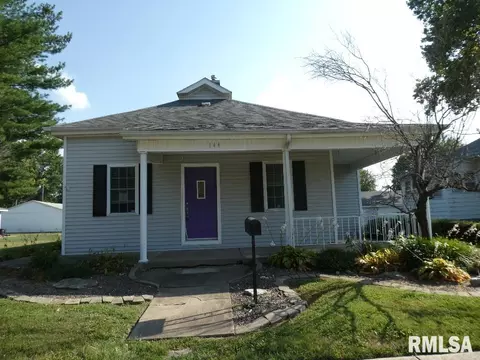 144 W Rowe St, Roodhouse, IL 62082