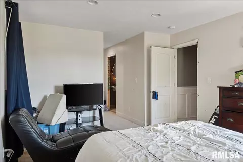 Bedroom - 202 E Birch St, New Berlin, IL 62670 photo 8 of 8