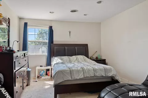 Bedroom - 202 E Birch St, New Berlin, IL 62670 photo 7 of 8