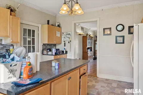 Entry Way - 202 E Birch St, New Berlin, IL 62670 photo 1 of 4