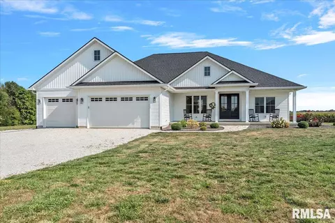 604 Stewart Rd, Franklin, IL 62638