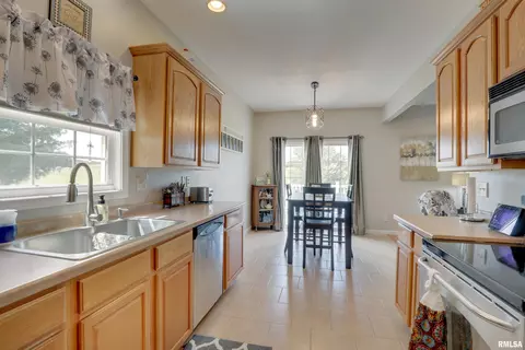 537 E 2050th, Liberty, IL 62347 photo 12