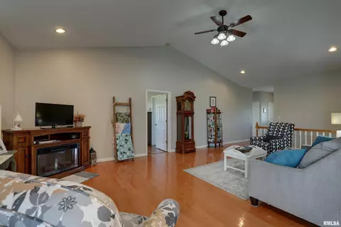 537 E 2050th, Liberty, IL 62347 photo 8