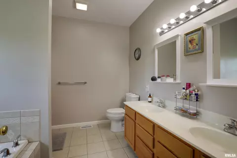 537 E 2050th, Liberty, IL 62347 photo 17