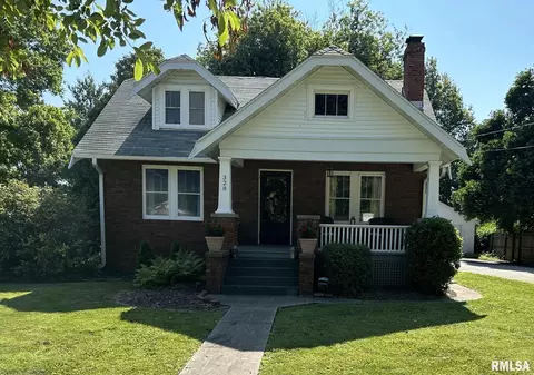 328 Sandusky St, Jacksonville, IL 62650