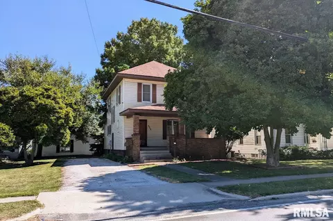 928 N Springfield St, Virden, IL 62690