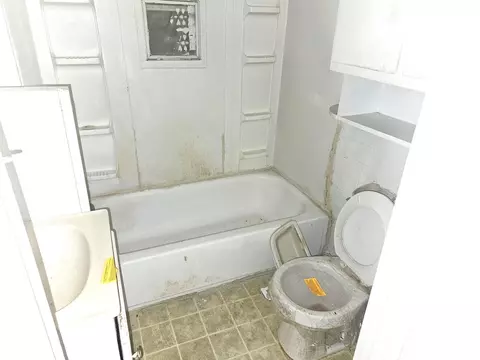Bath - 1544 Broadway St, Beason, IL 62512 photo 1 of 1