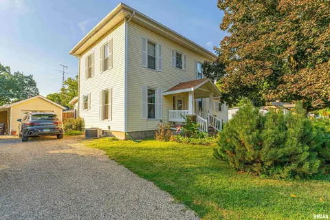 427 N Logan St, Lincoln, IL 62656