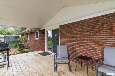 17 Lakewind Dr, Springfield, IL 62703 photo 4