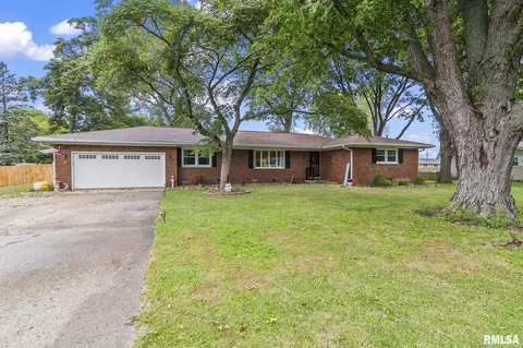 17 Lakewind Dr, Springfield, IL 62703