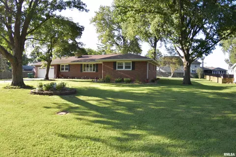 17 Lakewind Dr, Springfield, IL 62703 photo 2
