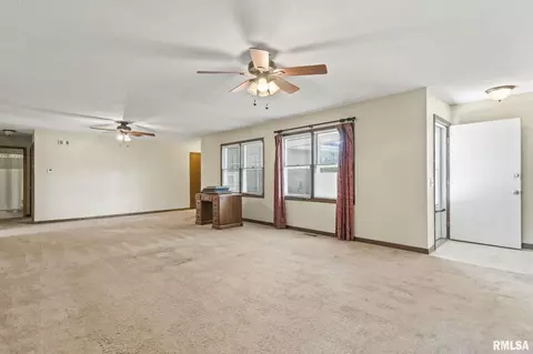 26172619 Delaware Dr, Springfield, IL 62702 photo 3