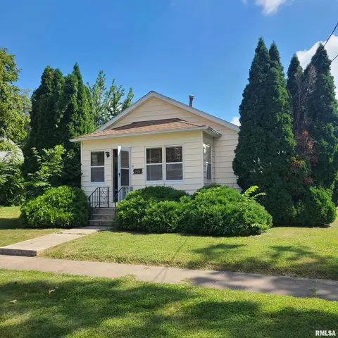 1411 Florence Ave, Galesburg, IL 61401
