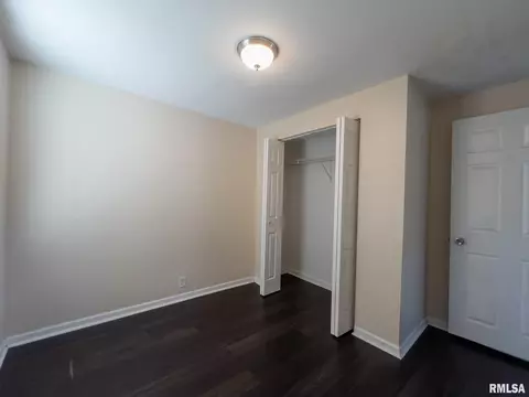559 E Pine St, Canton, IL 61520 photo 18