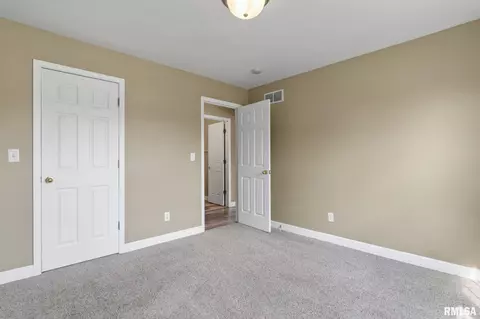 2713 Carl Prairie Dr, Springfield, IL 62703 photo 20