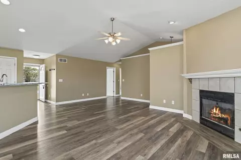 2713 Carl Prairie Dr, Springfield, IL 62703 photo 5