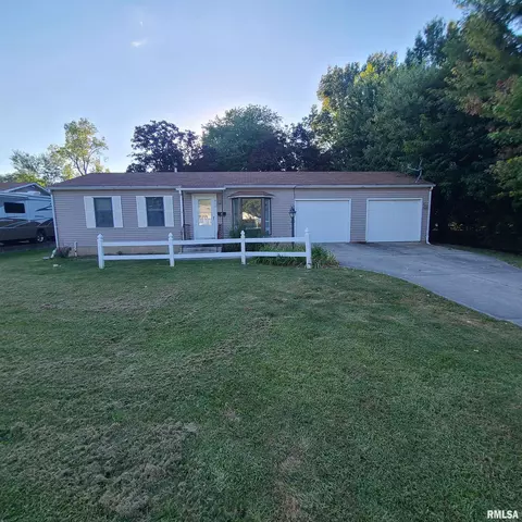814 N West St, Galesburg, IL 61401