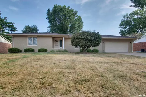 2131 Cherry Ln, Quincy, IL 62305